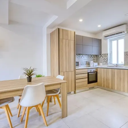 Appartement Bright 4Th Floor Apartment With Balcony, Steps From Valletta *