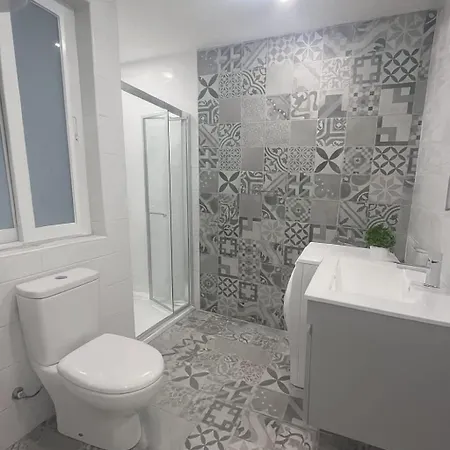 Bright 4Th Floor Apartment With Balcony, Steps From Valletta *
