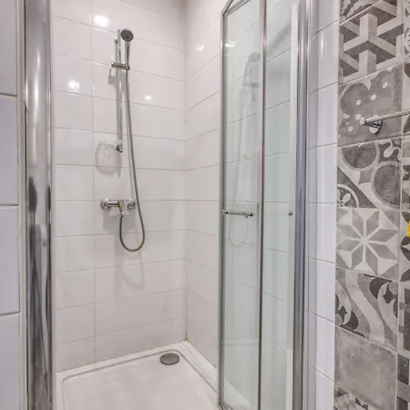 Bright 4Th Floor Apartment With Balcony, Steps From Valletta Appartement