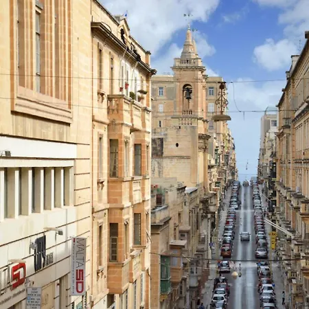 Bright 4th Floor With Balcony, Steps From Valletta Appartamento *