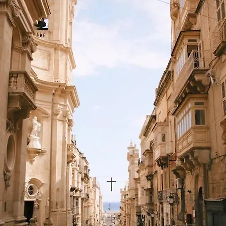 Bright 4th Floor With Balcony, Steps From Valletta Appartamento Floriana